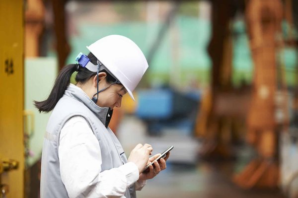 Comment la technologie des conteneurs Docker bénéficie-t-elle aux développeurs d'applications web ?